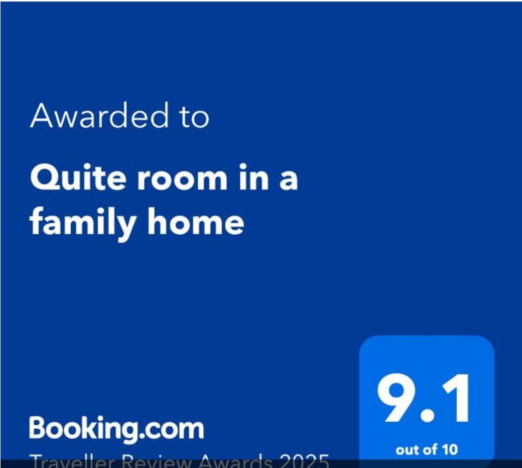 Quiet Room In A Family Home ลีไฮเอเคอร์ส ภายนอก รูปภาพ
